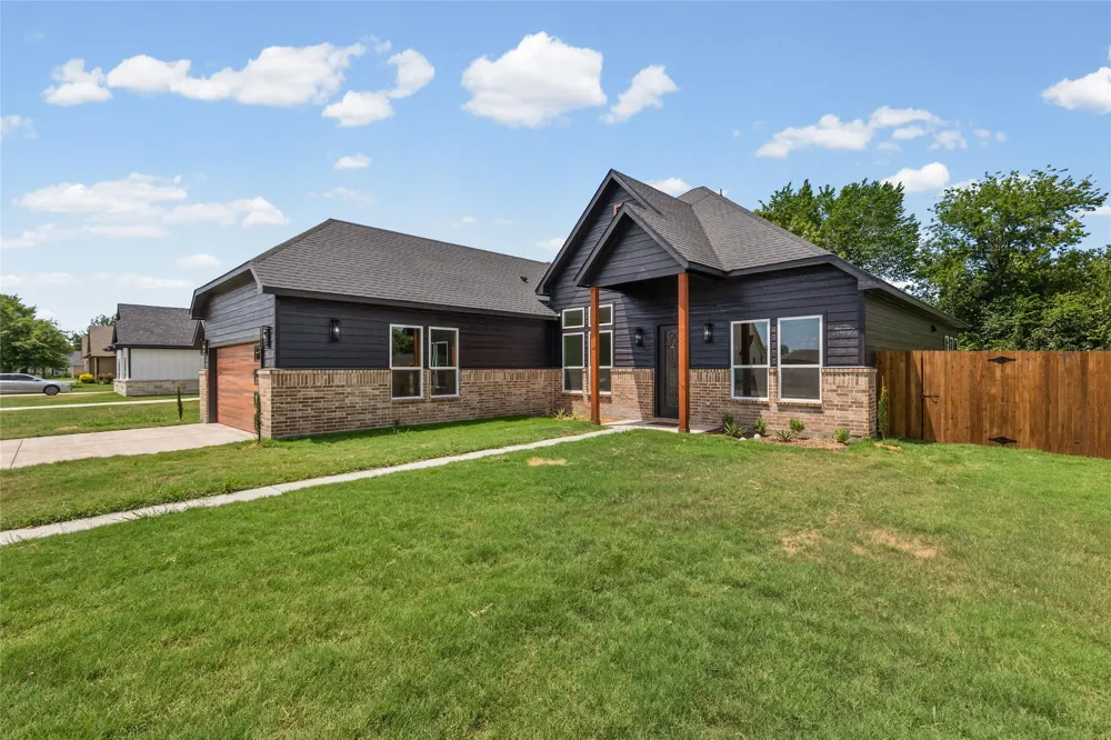 1500 Deer Trail Commerce, TX 75428