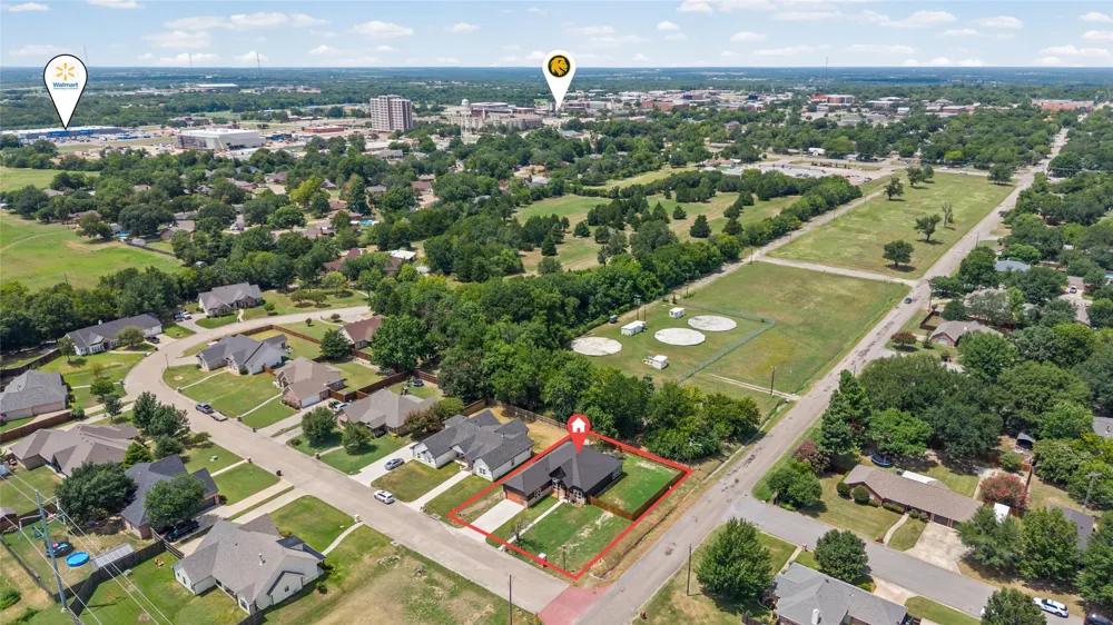 1500 Deer Trail Commerce, TX 75428