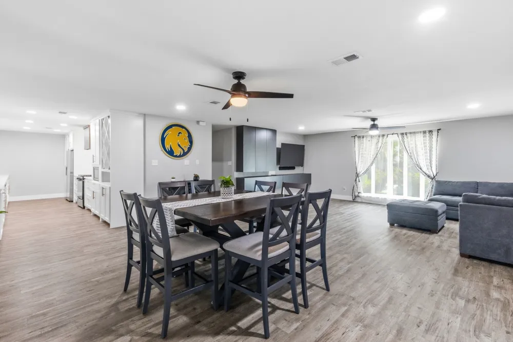 112 Royal Lane Commerce, TX 75428