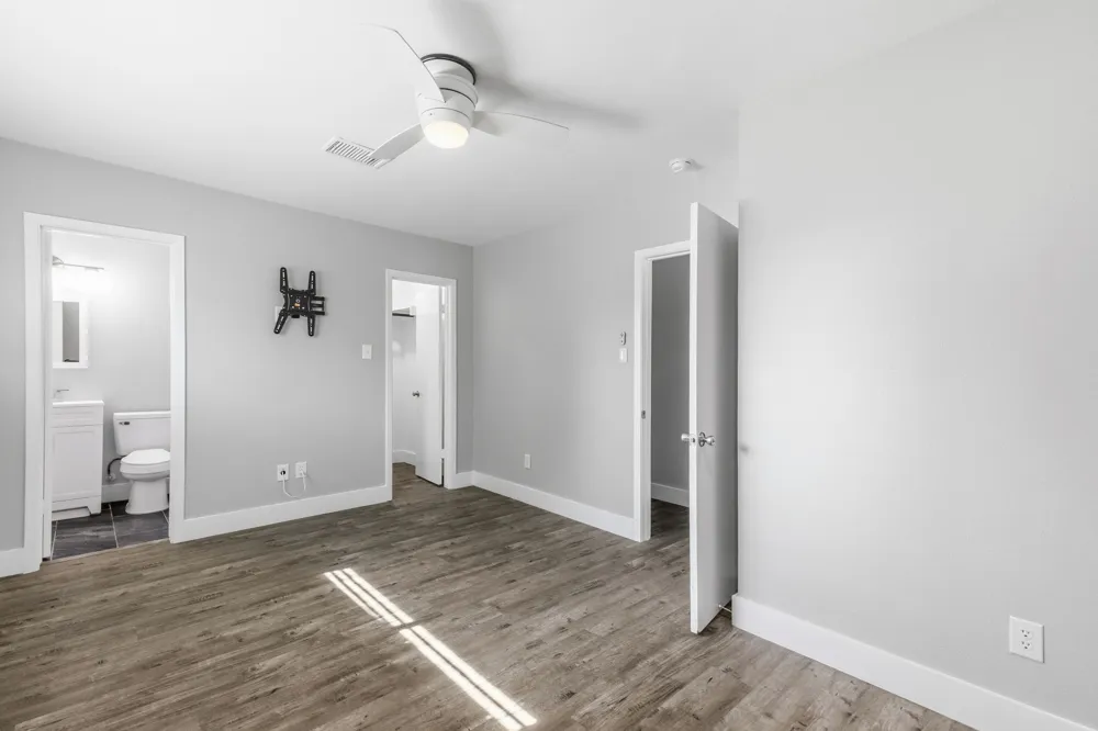 112 Royal Lane Commerce, TX 75428