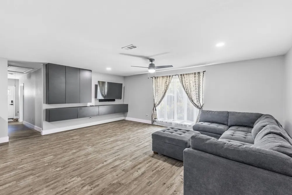112 Royal Lane Commerce, TX 75428