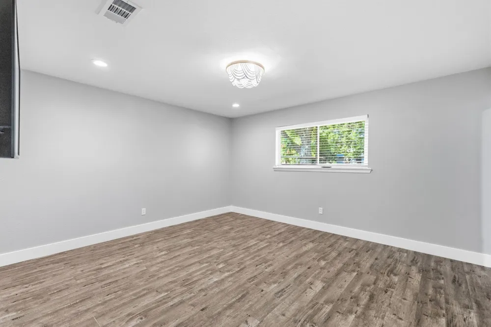 112 Royal Lane Commerce, TX 75428