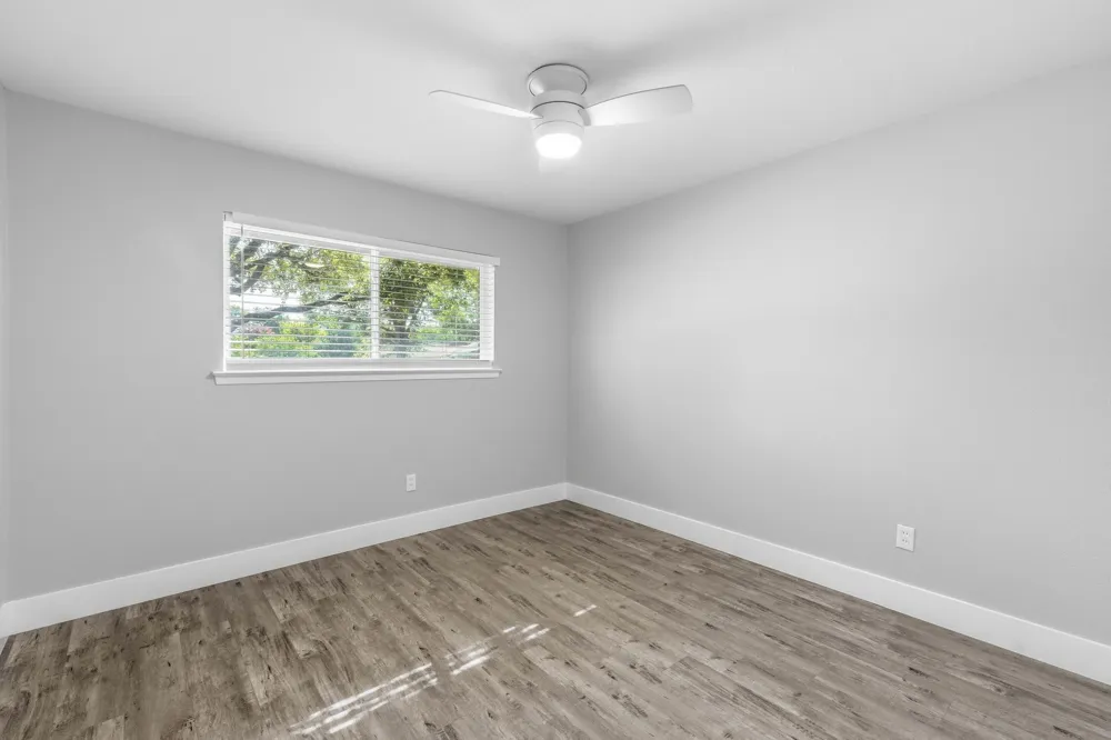 112 Royal Lane Commerce, TX 75428