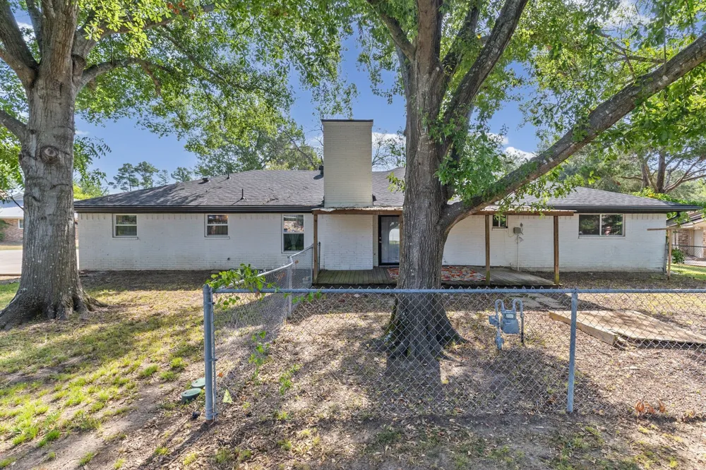 112 Royal Lane Commerce, TX 75428