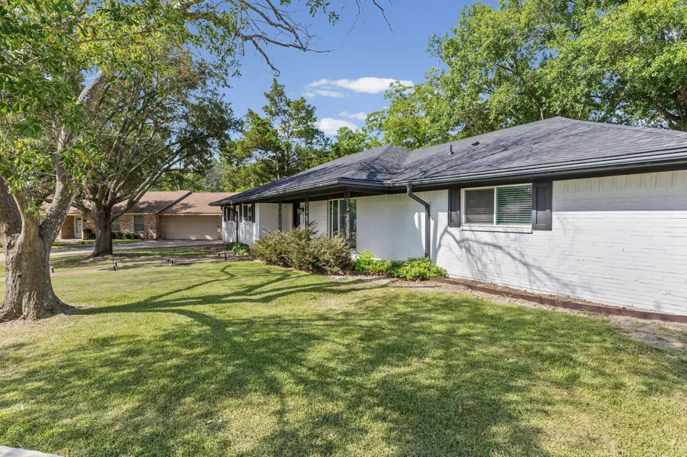 112 Royal Lane Commerce, TX 75428