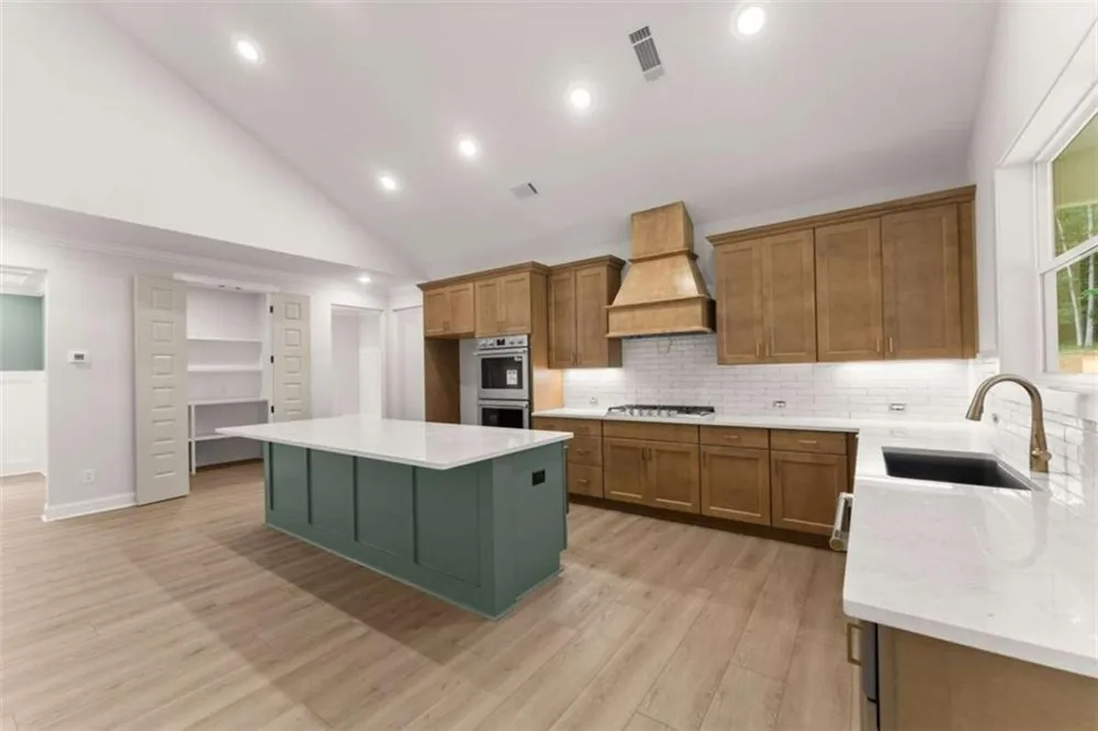 708 Plum Lane Clarkesville, GA 30523