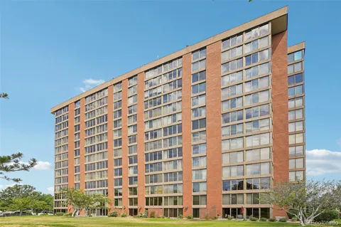 1900 E Girard Place #901