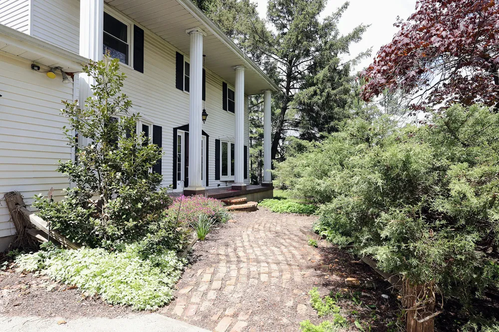 818 S Freer Road Chelsea, MI 48118