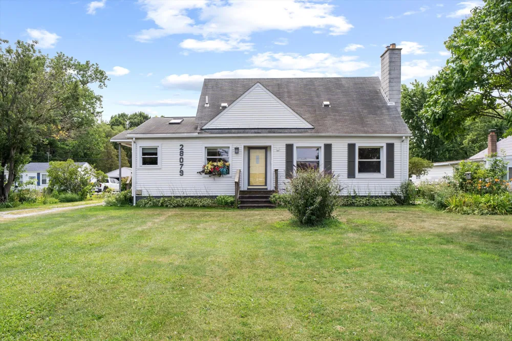 28079 Goddard Road Romulus, MI 48174