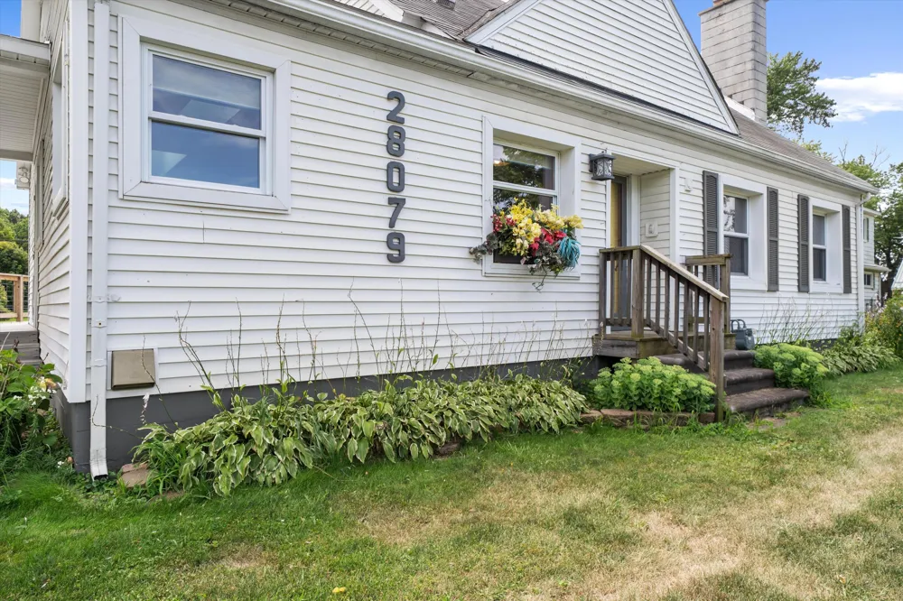 28079 Goddard Road Romulus, MI 48174