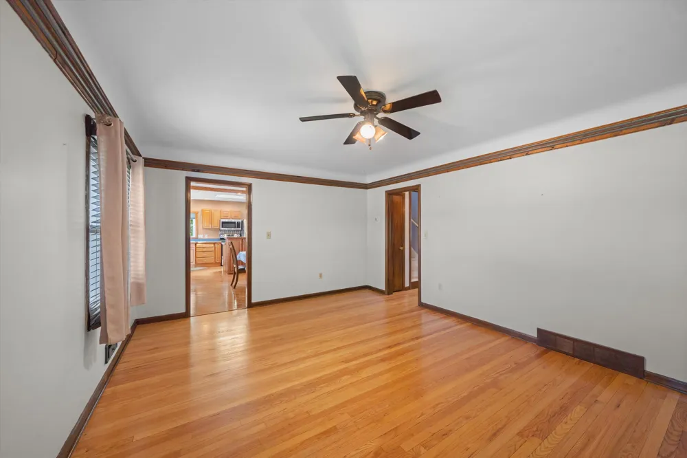 28079 Goddard Road Romulus, MI 48174