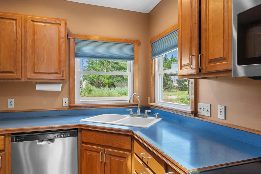 28079 Goddard Road Romulus, MI 48174