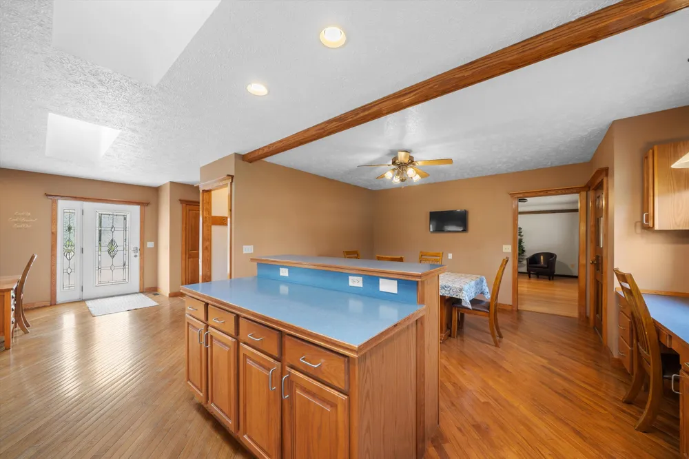 28079 Goddard Road Romulus, MI 48174