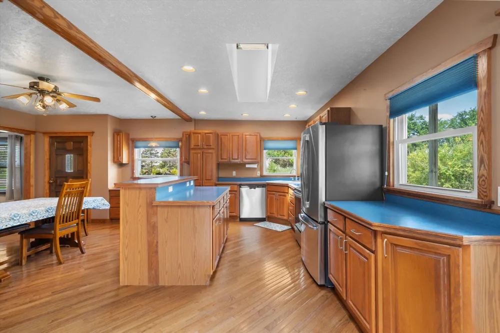 28079 Goddard Road Romulus, MI 48174