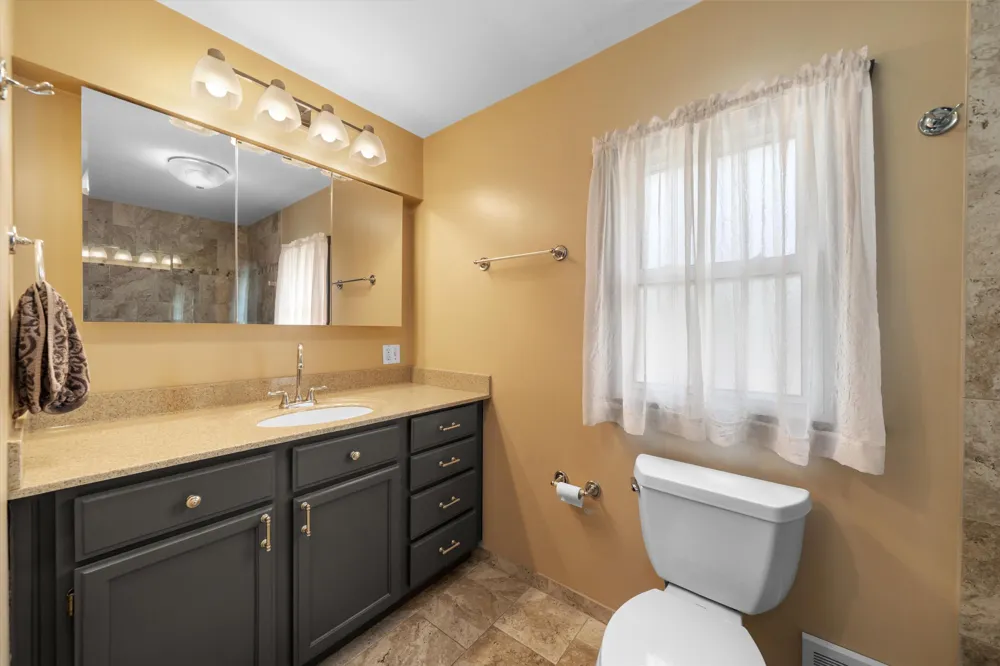 28079 Goddard Road Romulus, MI 48174