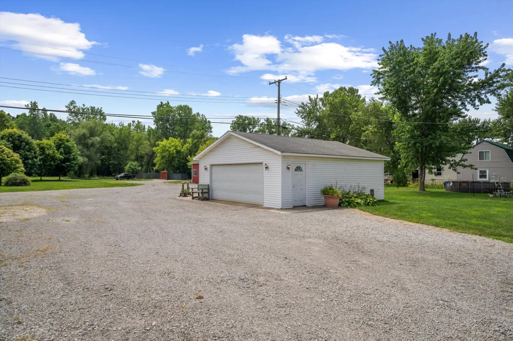 28079 Goddard Road Romulus, MI 48174