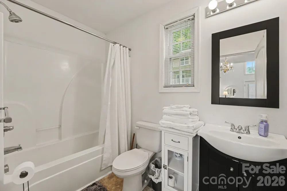 128 La Agua Lane Troutman, NC 28166