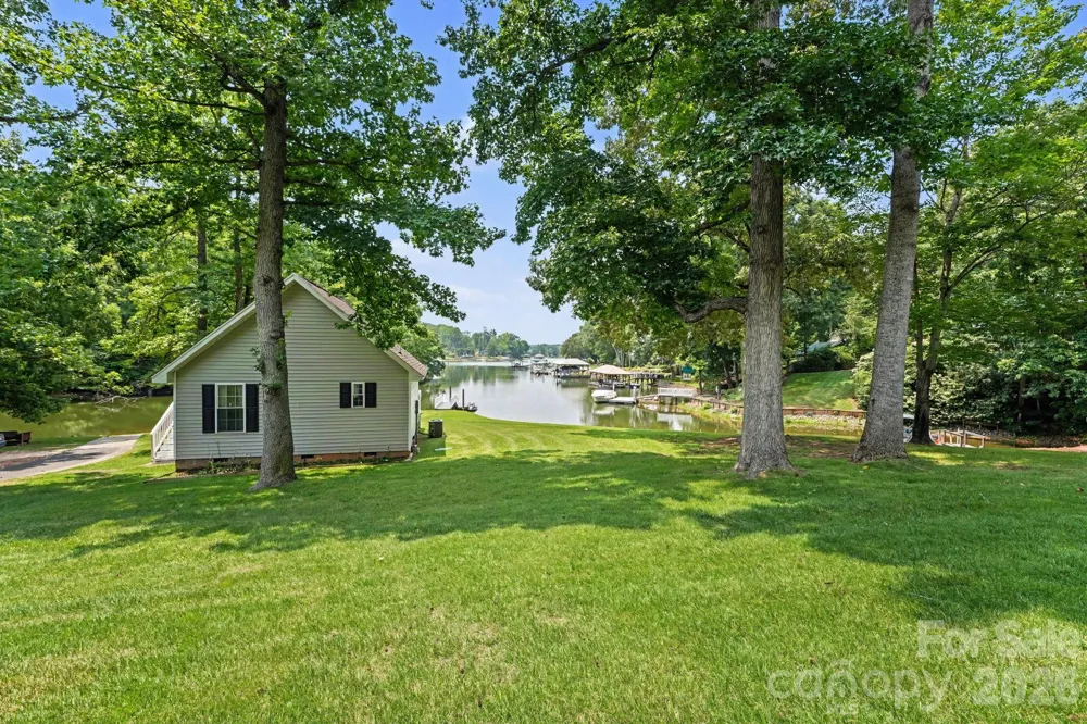 128 La Agua Lane Troutman, NC 28166
