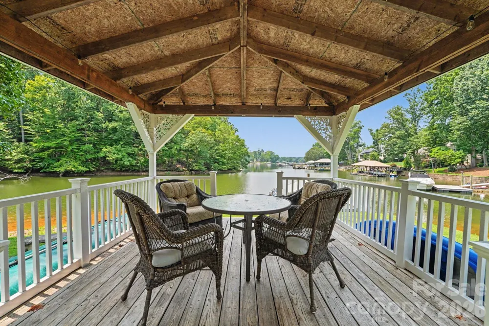 128 La Agua Lane Troutman, NC 28166