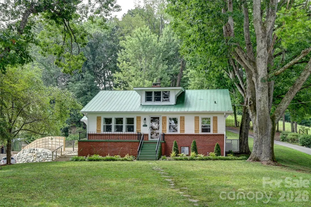 1110 Queentown Road Canton, NC 28716