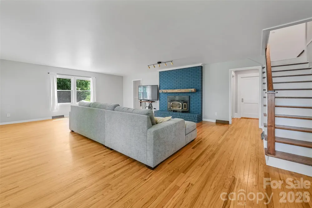 1110 Queentown Road Canton, NC 28716
