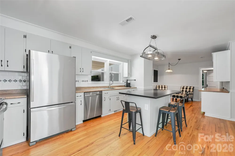 1110 Queentown Road Canton, NC 28716