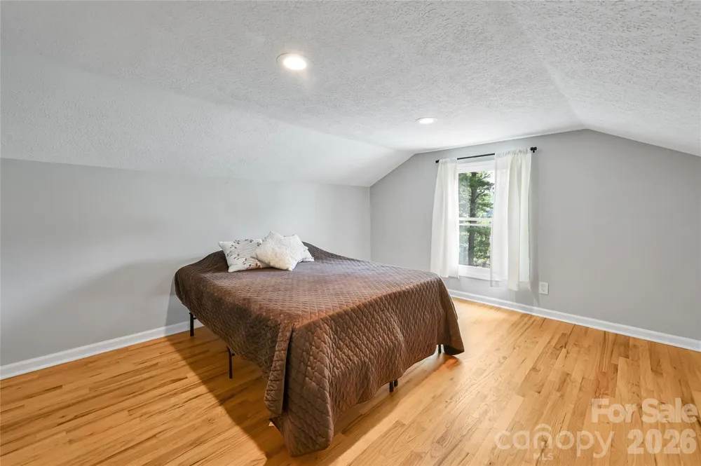 1110 Queentown Road Canton, NC 28716