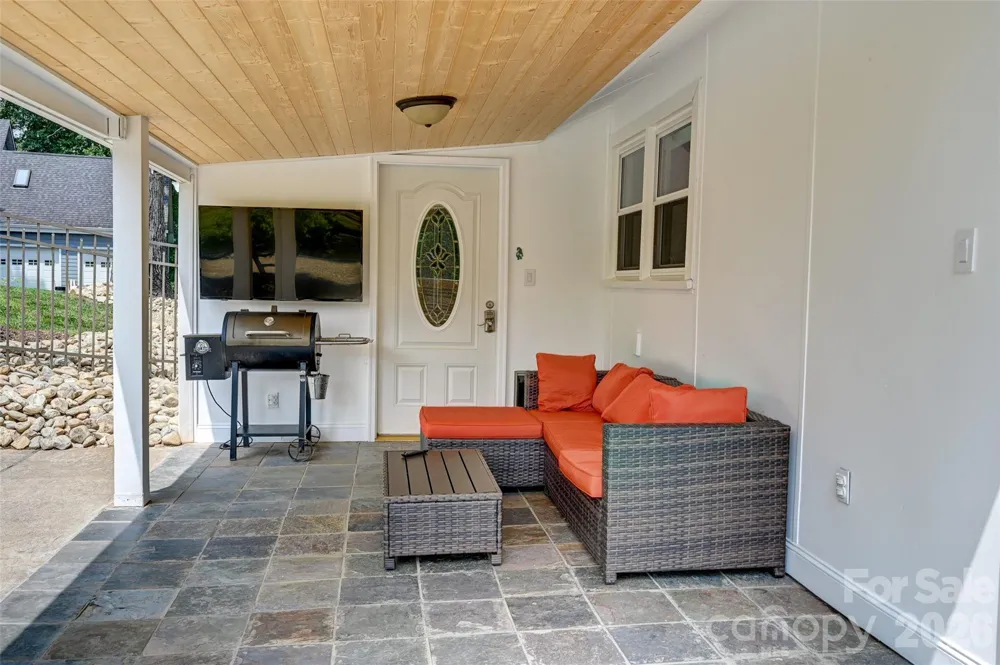 1110 Queentown Road Canton, NC 28716