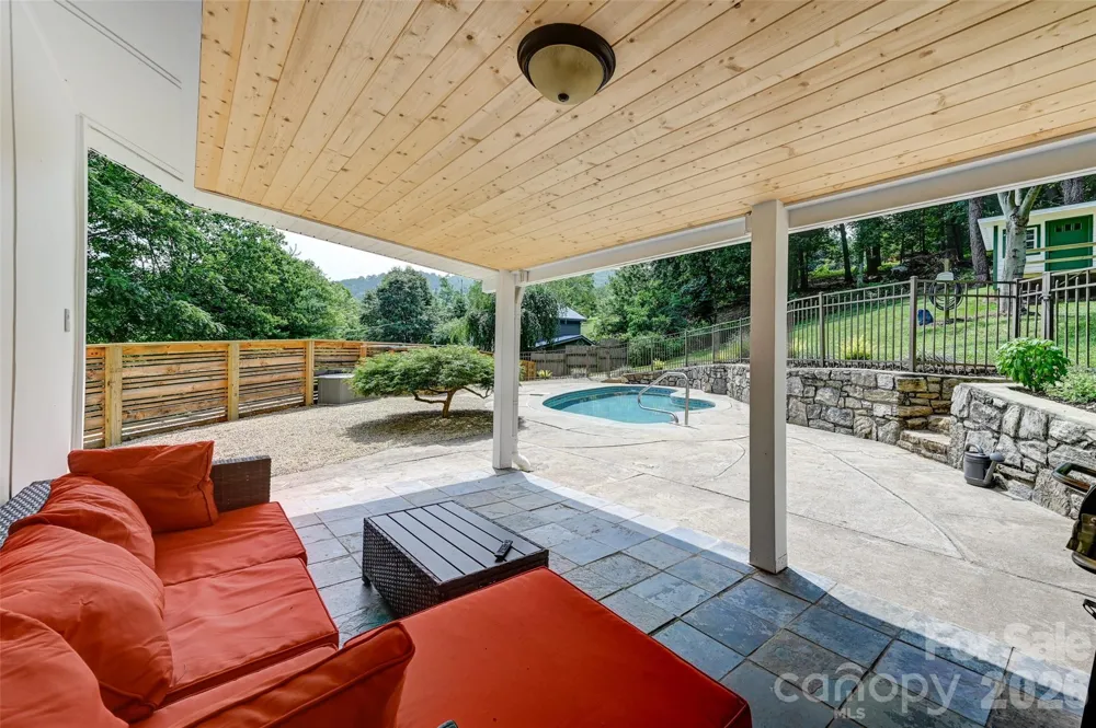 1110 Queentown Road Canton, NC 28716