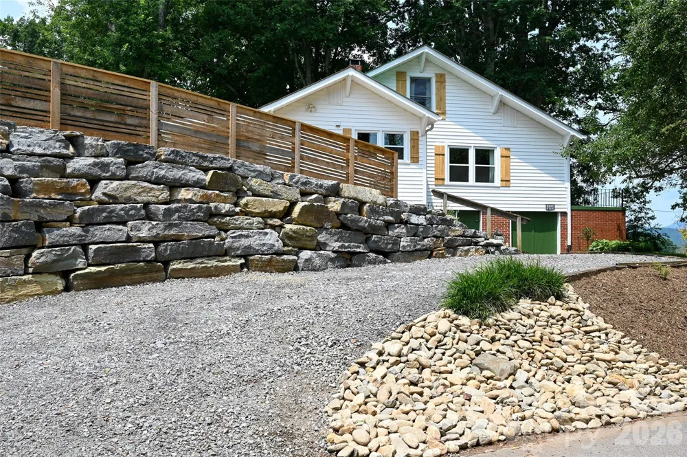 1110 Queentown Road Canton, NC 28716
