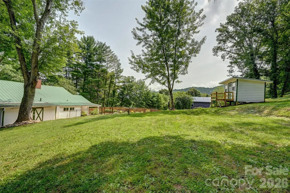 1110 Queentown Road Canton, NC 28716