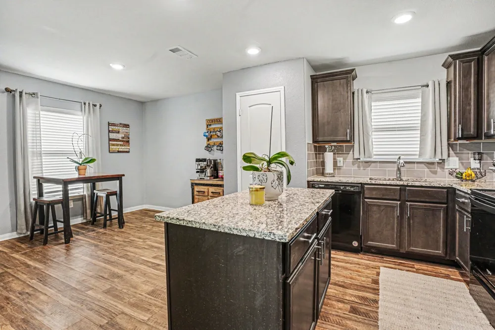 118 Yorktown Court Venus, TX 76084