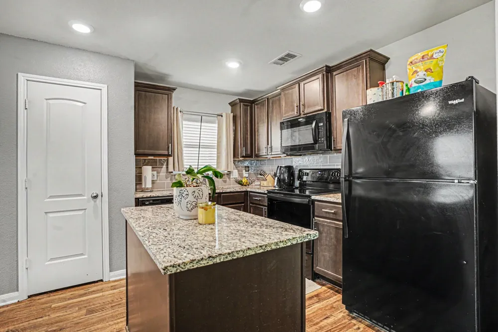 118 Yorktown Court Venus, TX 76084
