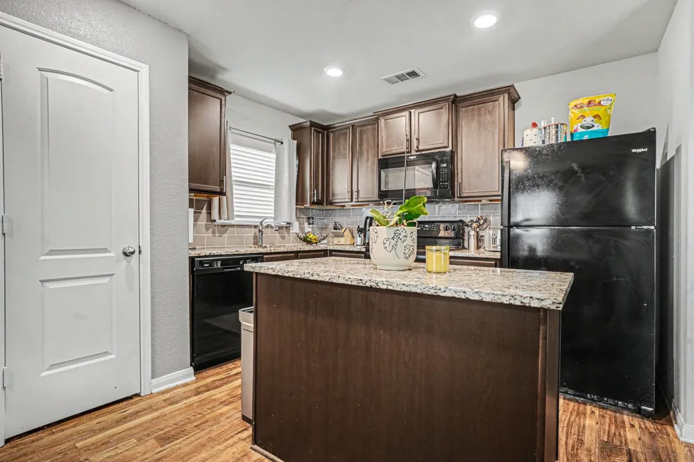118 Yorktown Court Venus, TX 76084
