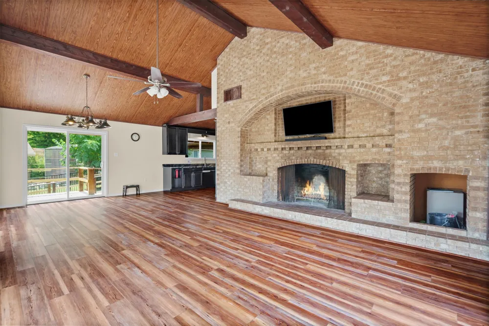 101 Royal Circle Tool, TX 75143