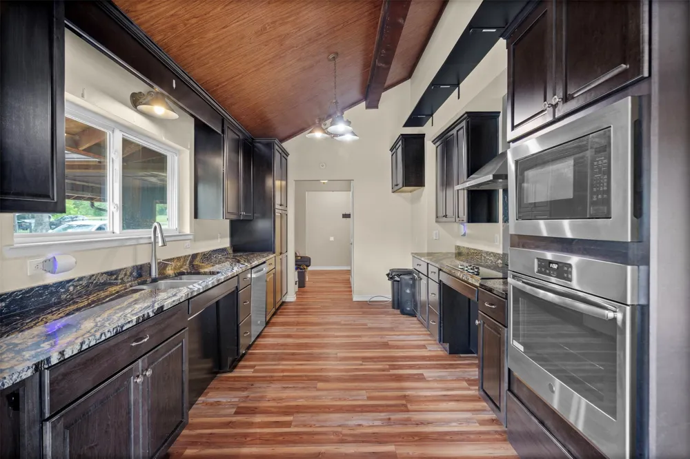 101 Royal Circle Tool, TX 75143