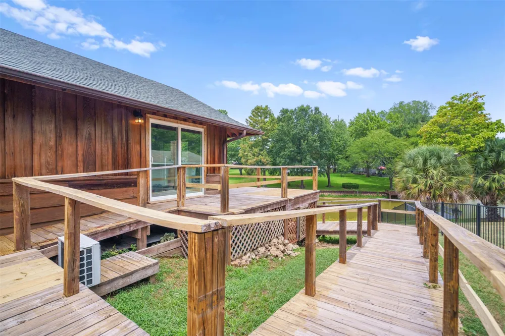 101 Royal Circle Tool, TX 75143