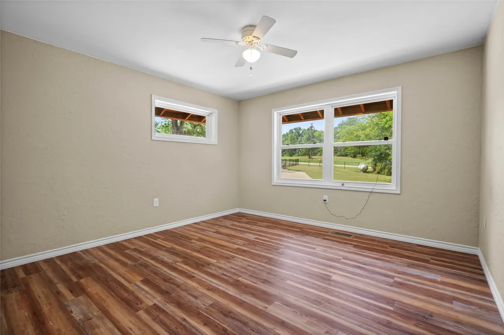 101 Royal Circle Tool, TX 75143