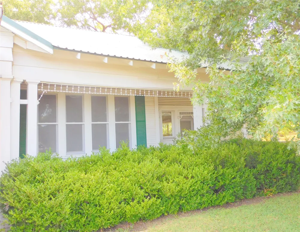 106 1st Street W Dawson, TX 76639