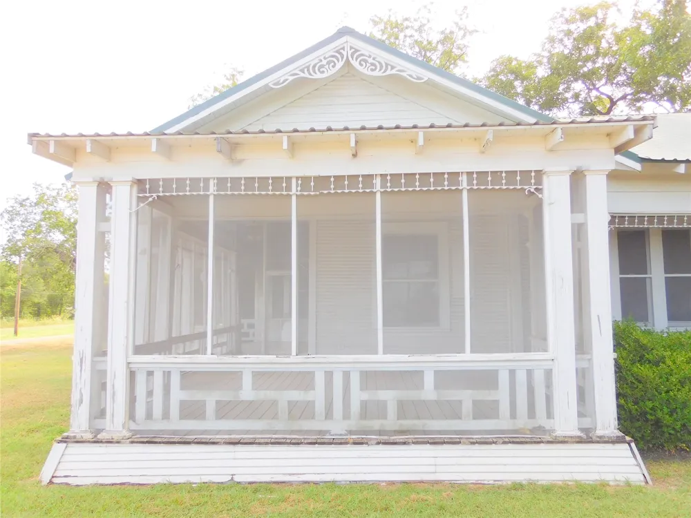 106 1st Street W Dawson, TX 76639
