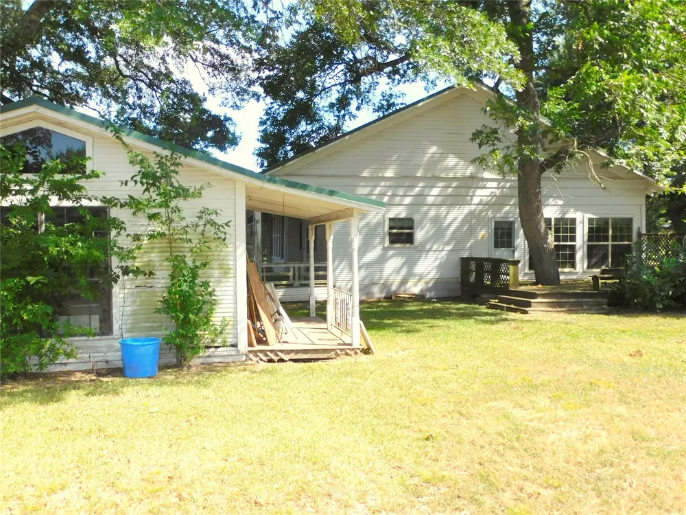 106 1st Street W Dawson, TX 76639