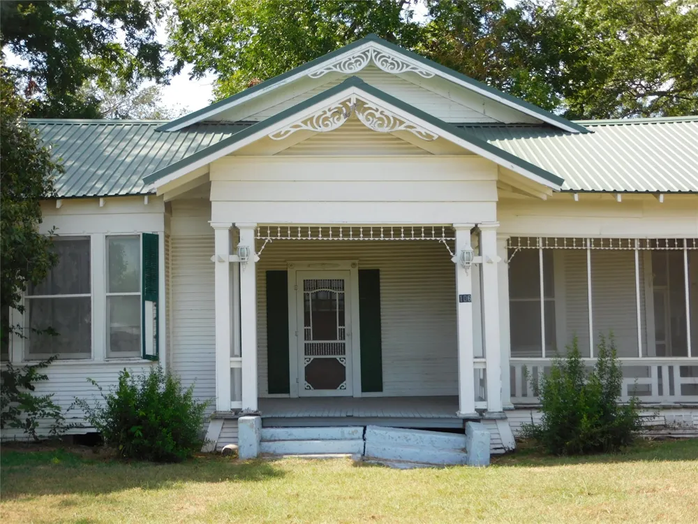 106 1st Street W Dawson, TX 76639