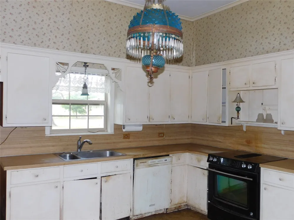 106 1st Street W Dawson, TX 76639