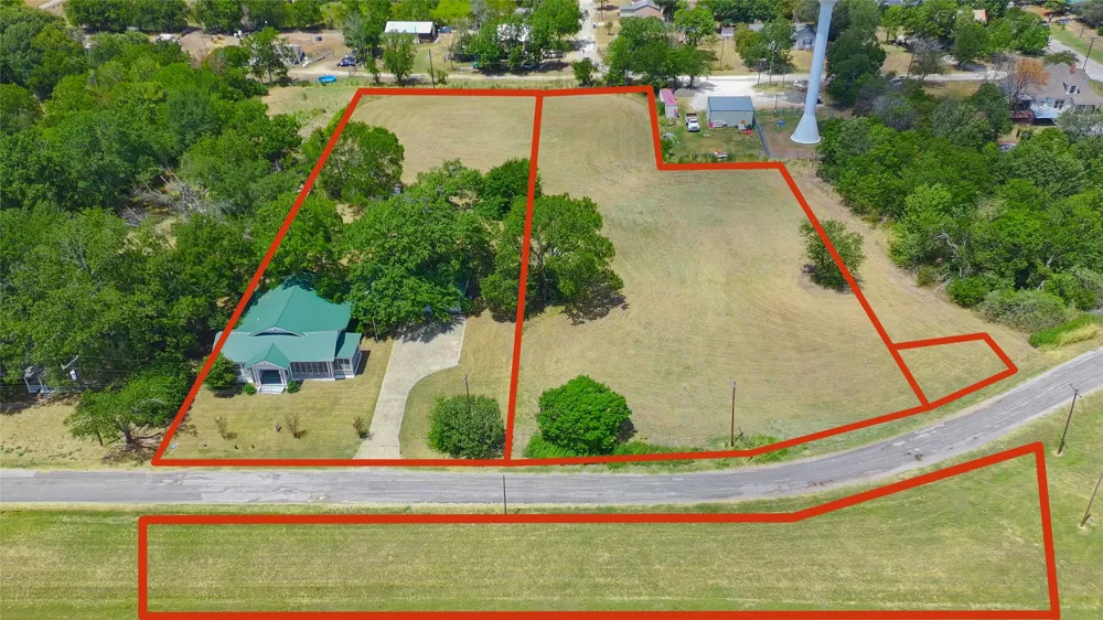 106 1st Street W Dawson, TX 76639