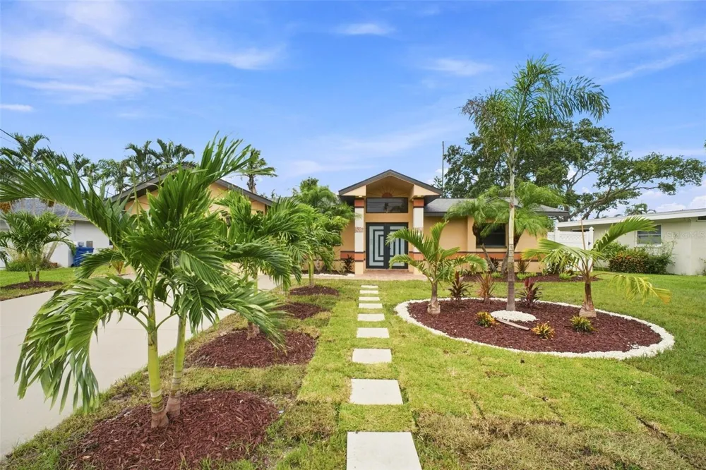 15918 REDINGTON DRIVE Redington Beach, FL 33708