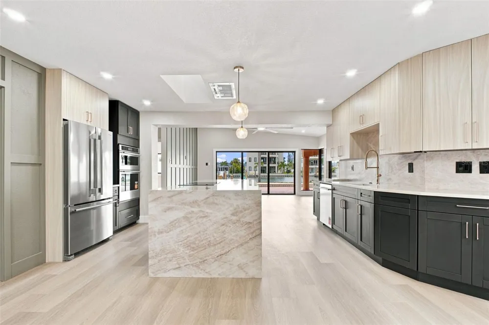 15918 REDINGTON DRIVE Redington Beach, FL 33708
