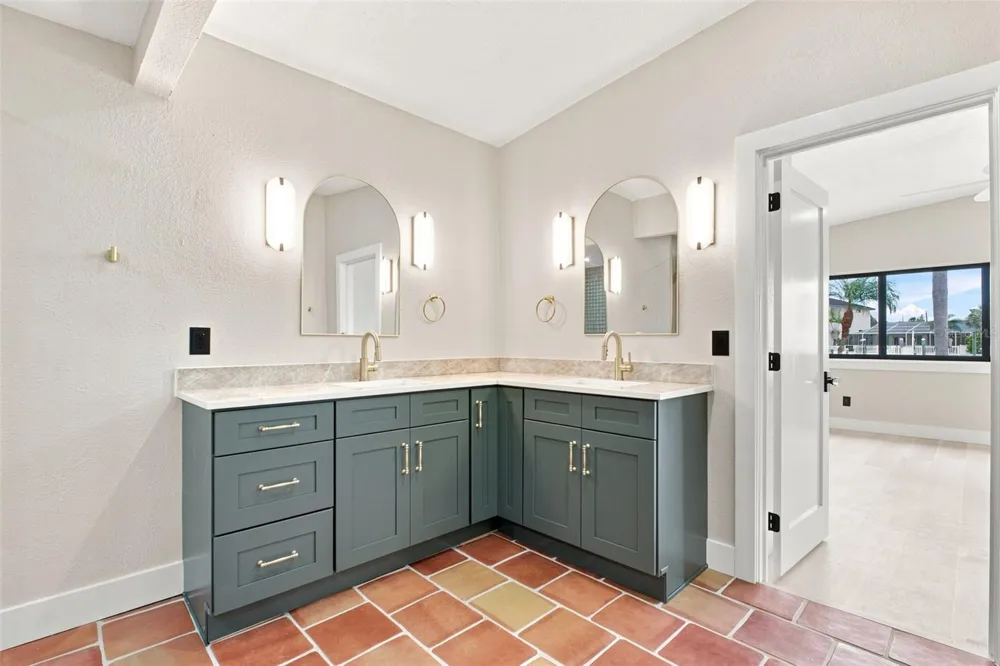 15918 REDINGTON DRIVE Redington Beach, FL 33708