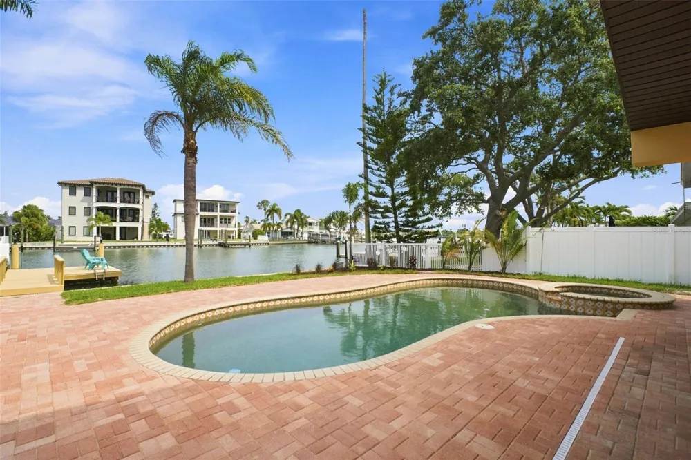 15918 REDINGTON DRIVE Redington Beach, FL 33708
