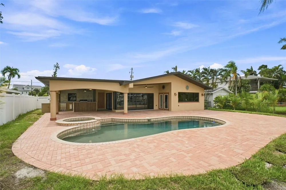 15918 REDINGTON DRIVE Redington Beach, FL 33708