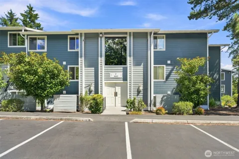 4641 W Lake Sammamish Parkway SE #F305